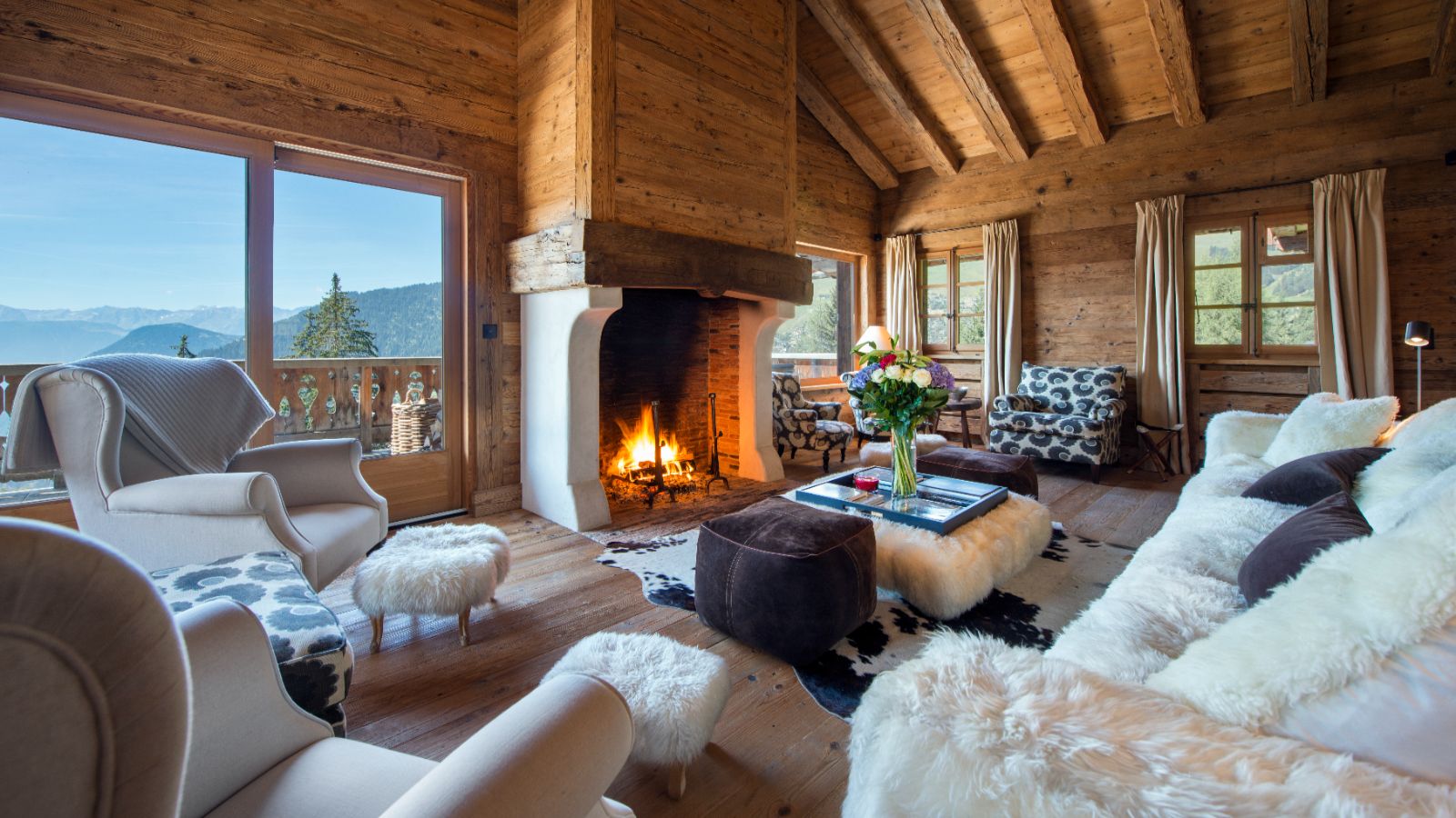 Luxury-Ski-Chalet-Verbier-Chalet-Tesseln-Oxford-Ski-Lounge3.jpg