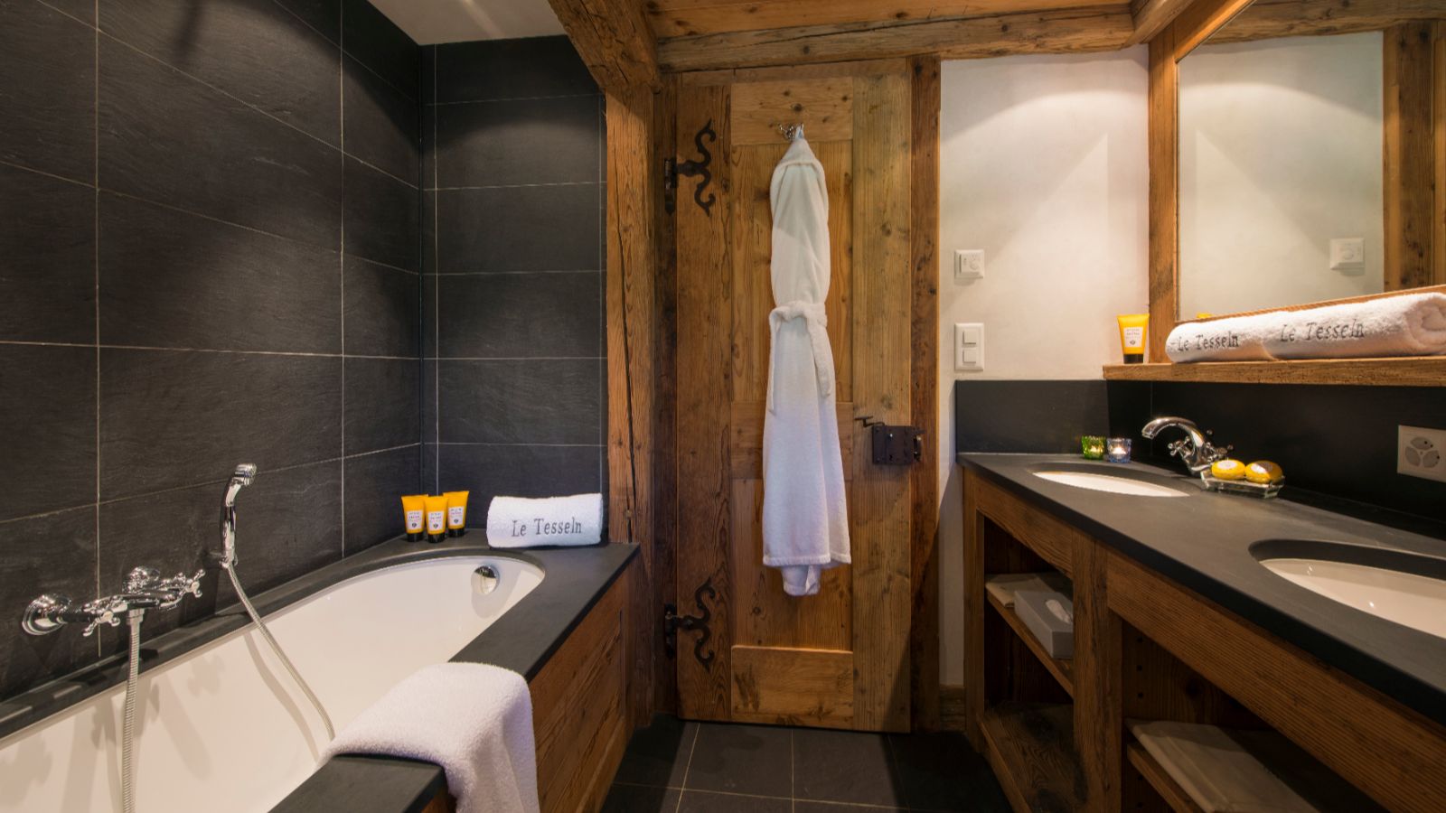 Luxury-Ski-Chalet-Verbier-Chalet-Tesseln-Oxford-Ski-Bathroom2.jpg