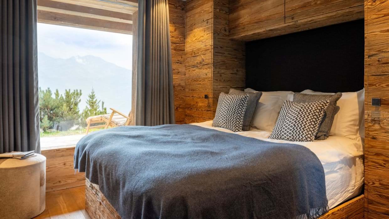 Luxury-Ski-Chalet-Verbier-Chalet-Petheo-Oxford-Ski-Bedroom (24).jpg