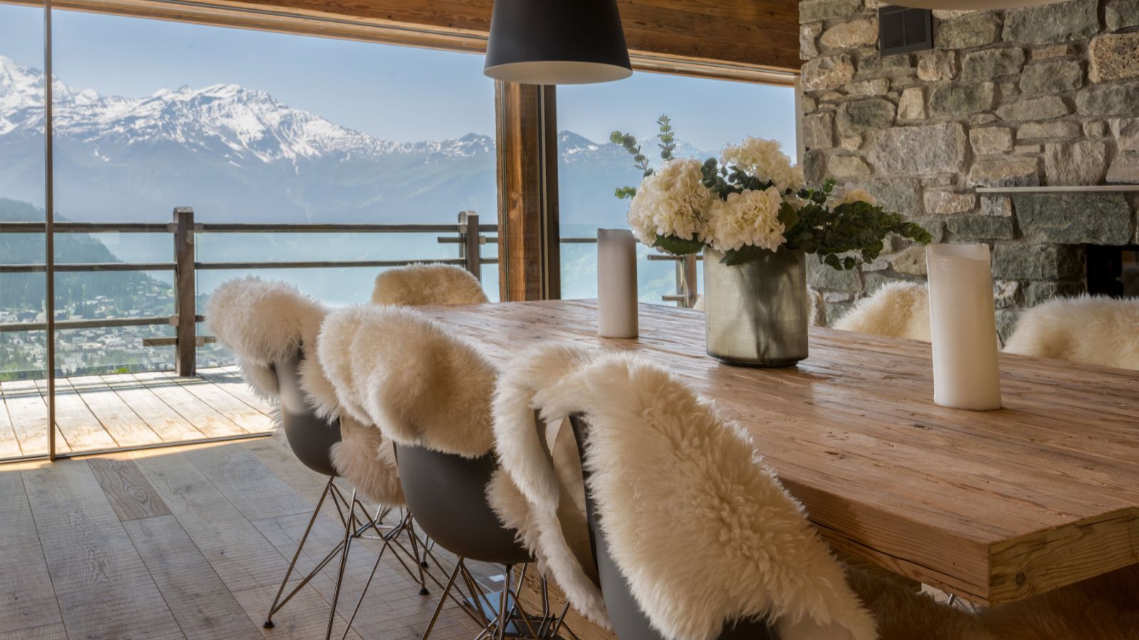 Luxury-Ski-Chalet-Verbier-Chalet-Petheo-Oxford-Ski-Dining.jpg