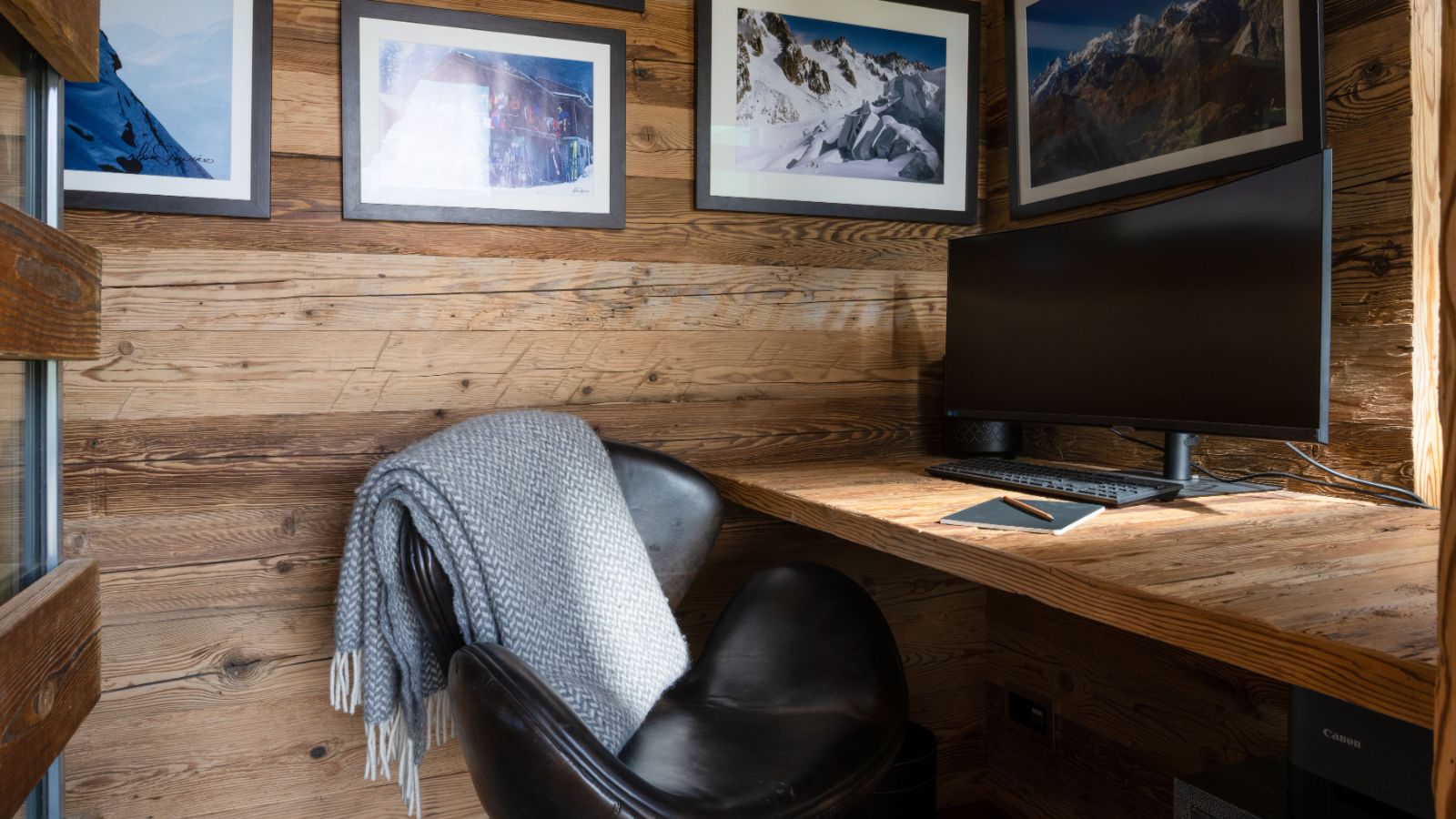 Luxury-Ski-Chalet-Verbier-Chalet-Petheo-Oxford-Ski-office.jpg