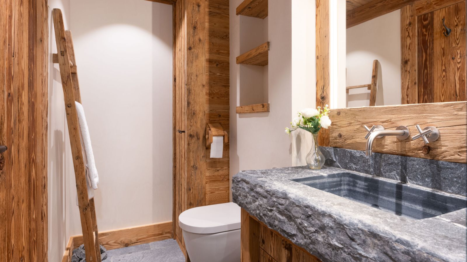 Luxury-Ski-Chalet-Verbier-Alex-Penthouse-Oxford-Ski-Bathroom.jpg