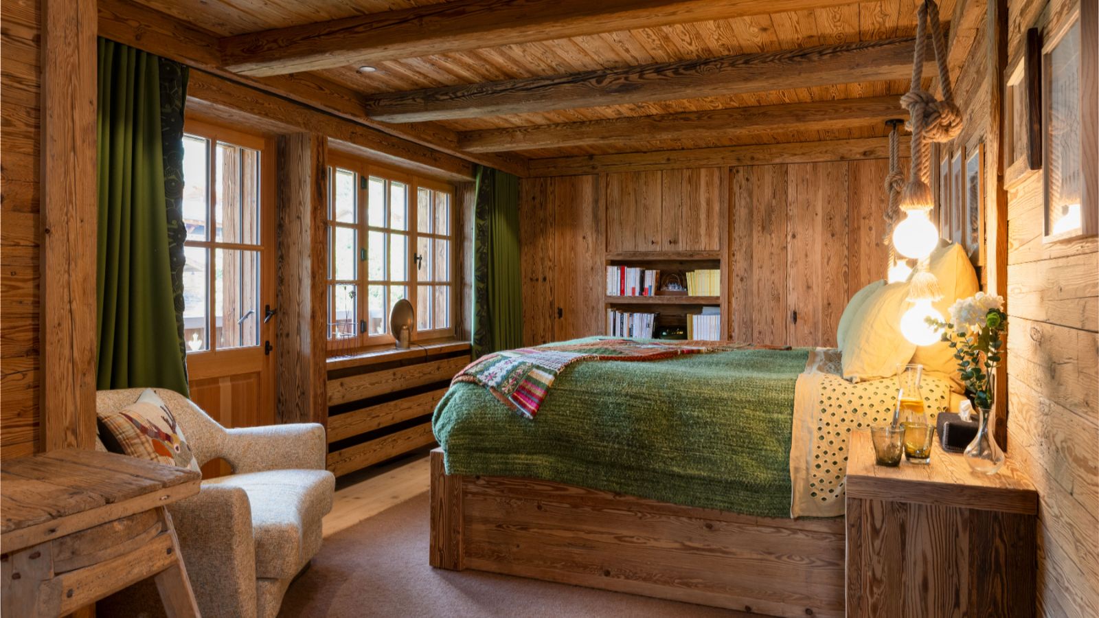 Luxury-Ski-Chalet-Verbier-Alex-Penthouse-Oxford-Ski-Bedroom (7).jpg