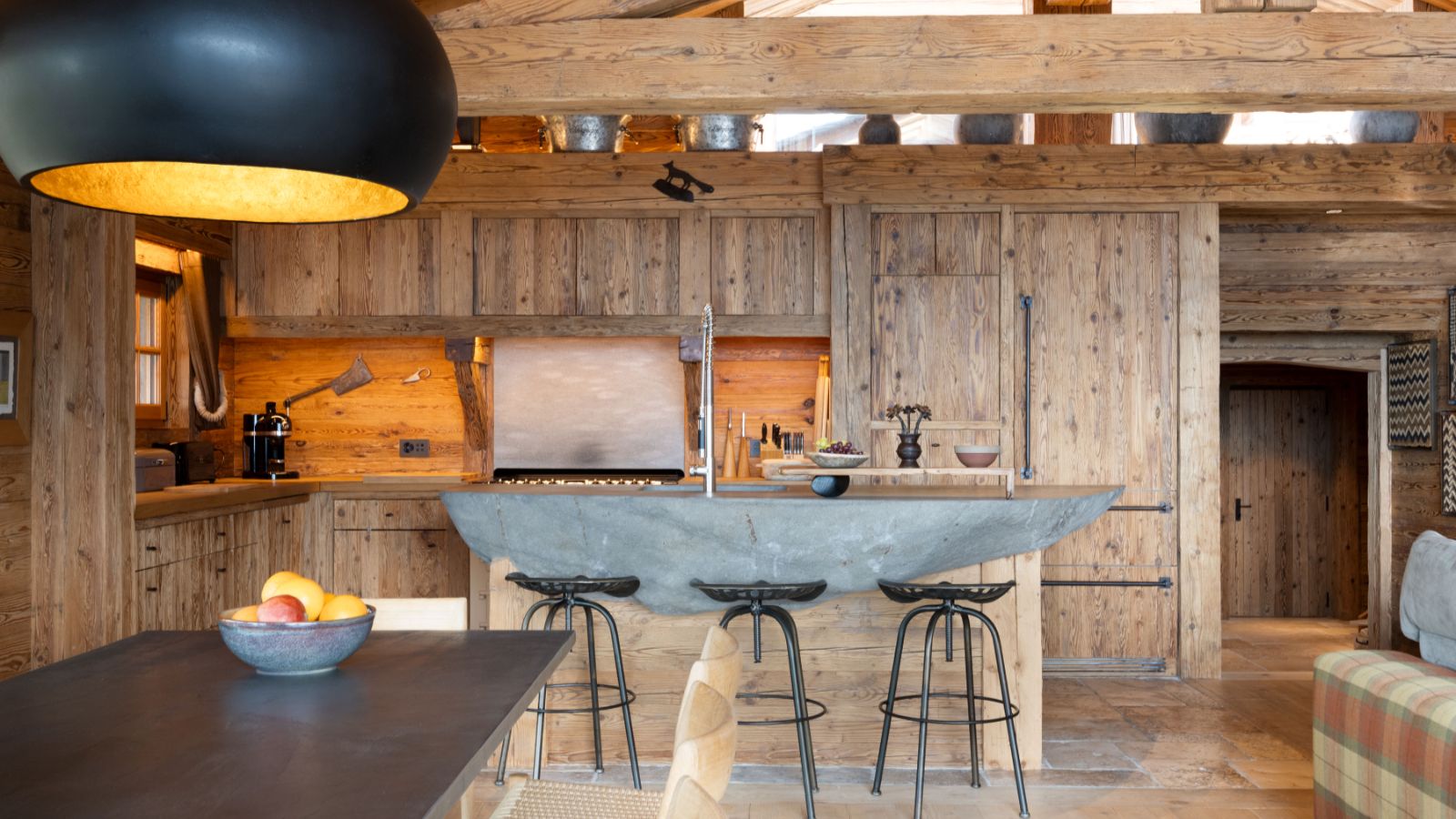 Luxury-Ski-Chalet-Verbier-Alex-Penthouse-Oxford-Ski-Kitchen-Bar.jpg