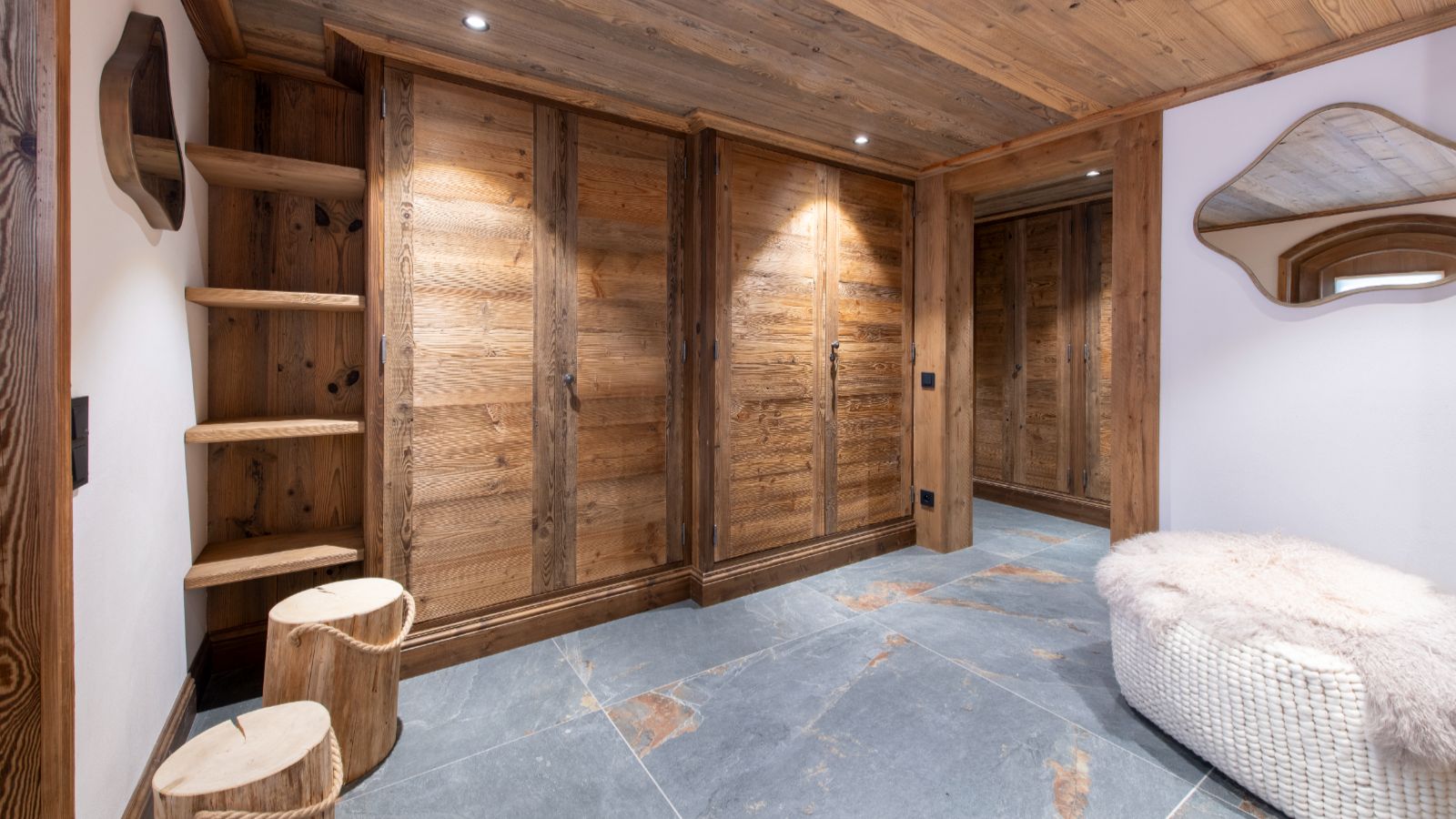 Luxury-Ski-Chalet-Meribl-Chalet-Caribou-Oxford-Ski-Ski-Room.jpg