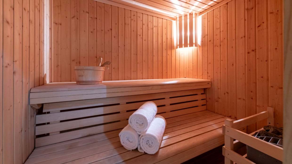 Luxury-Ski-Chalet-Val-D-Isere-Chalet-Lashca-Oxford-Ski-Sauna.jpg