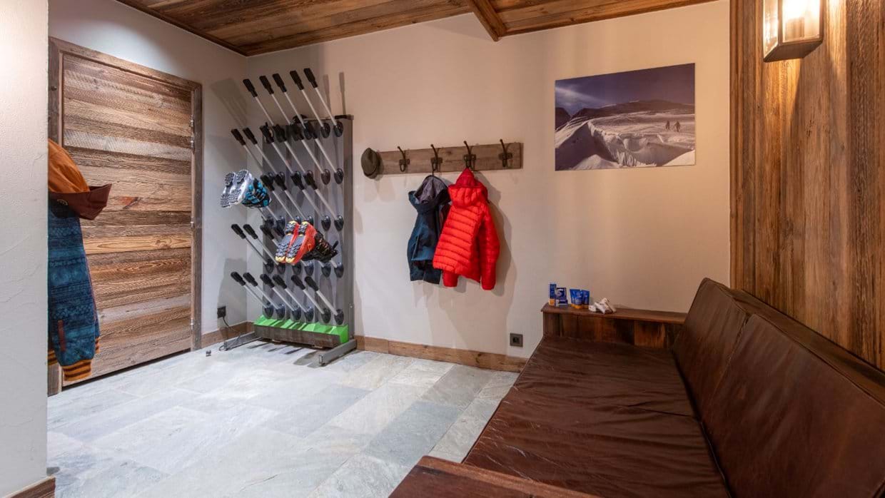 Luxury-Ski-Chalet-Val-D-Isere-Chalet-Lashca-Oxford-Ski-Ski-Room.jpg