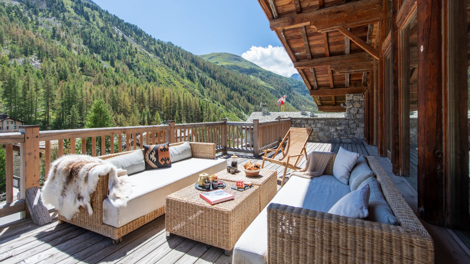 Luxury-Ski-Chalet-Val-D-Isere-Chalet-Lashca-Oxford-Ski-Terrace.jpg