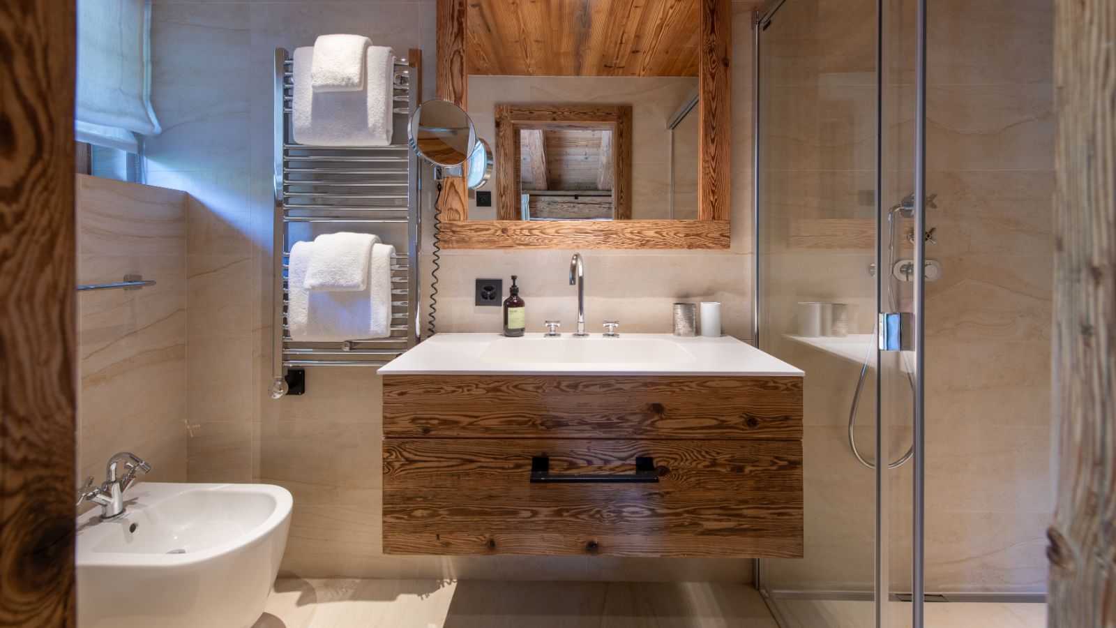 Luxury-Ski-Chalet-Verbier-Chalet-Peter-Pan-Oxford-Ski-Bathroom.jpg