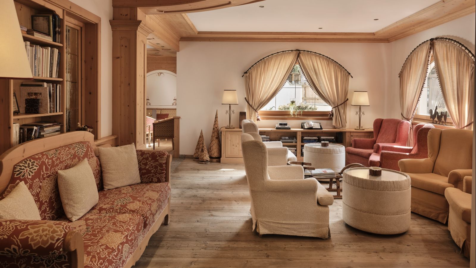 Luxury-Ski-Hotel-Madonna-di-Campiglio-Chalet-Del-Sogno-Lounge.jpg