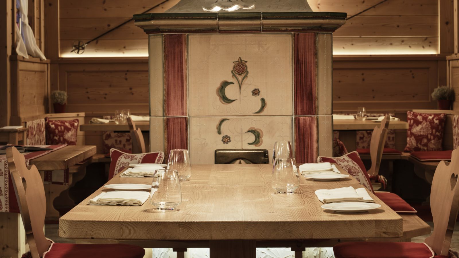 Luxury-Ski-Hotel-Madonna-di-Campiglio-Chalet-Del-Sogno-Restaurant2.jpg