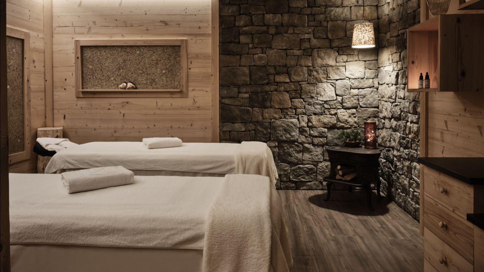 Luxury-Ski-Hotel-Madonna-di-Campiglio-Chalet-Del-Sogno-Spa2.jpg