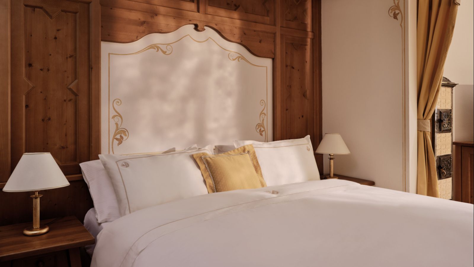 Luxury-Ski-Hotel-Madonna-di-Campiglio-Chalet-Del-Sogno-Suite (16).jpg