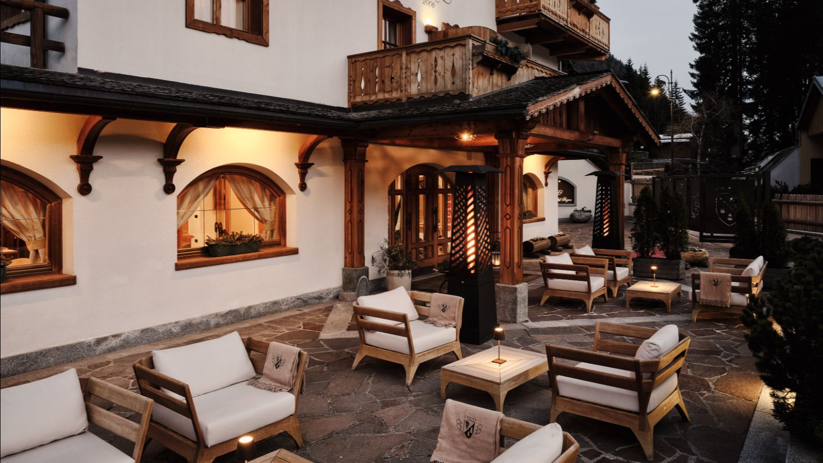 Luxury-Ski-Hotel-Madonna-di-Campiglio-Chalet-Del-Sogno-Terrace.jpg