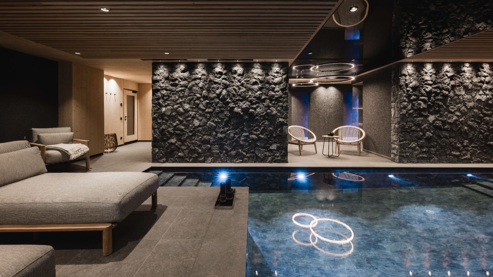 Luxury-Ski-Chalet-Selva-Muline-Lodge-Oxford-Ski-Spa.jpg