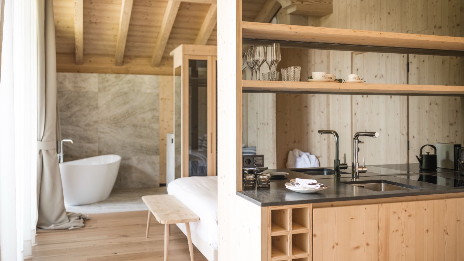 Luxury-Ski-Chalet-Selva-Muline-Lodge-Oxford-Ski-Bathroom.jpg