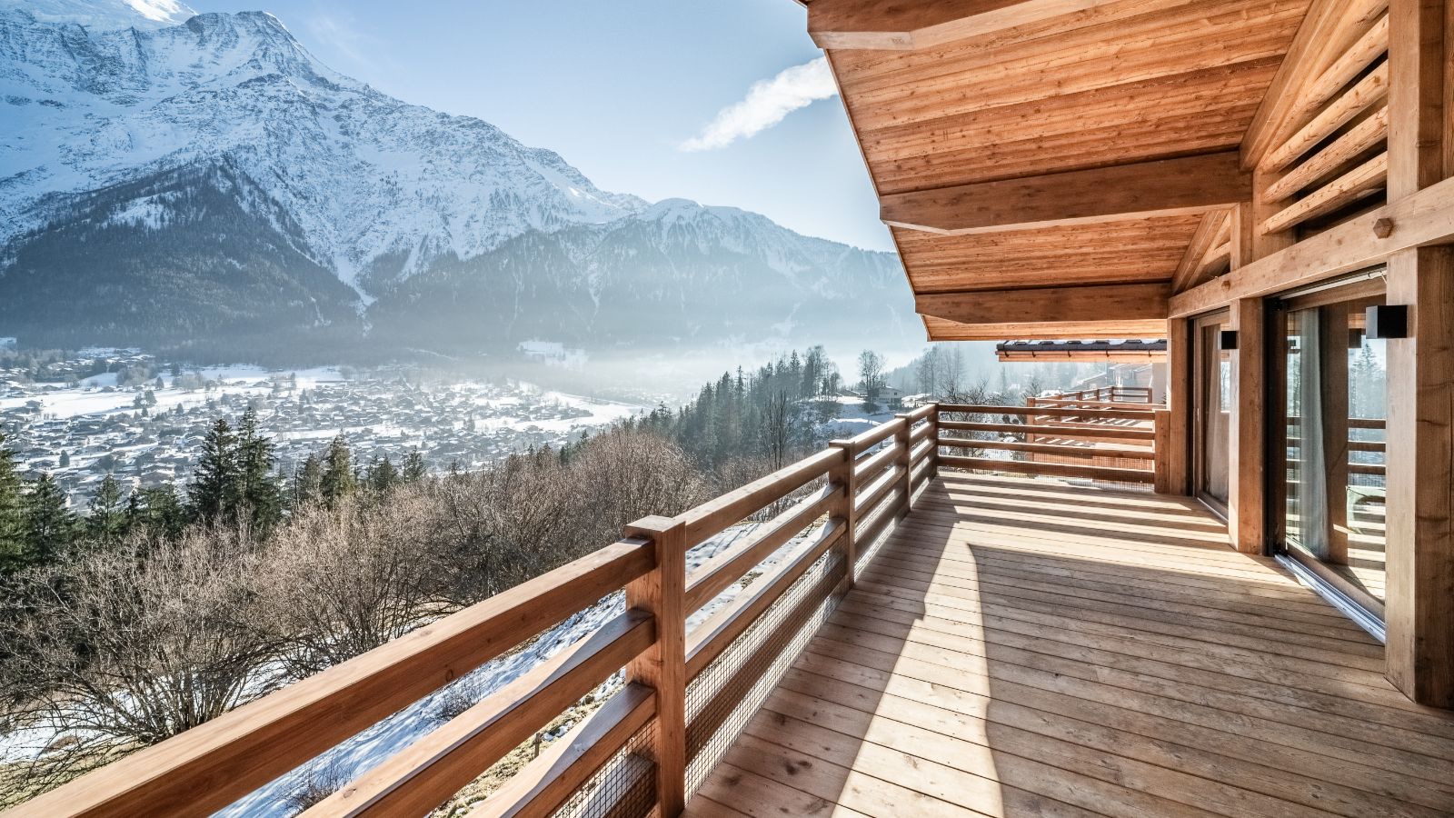 Luxury-Ski-Chalet-Chamonix-Chalet-Foxden-Oxford-Ski-Terrace.jpg