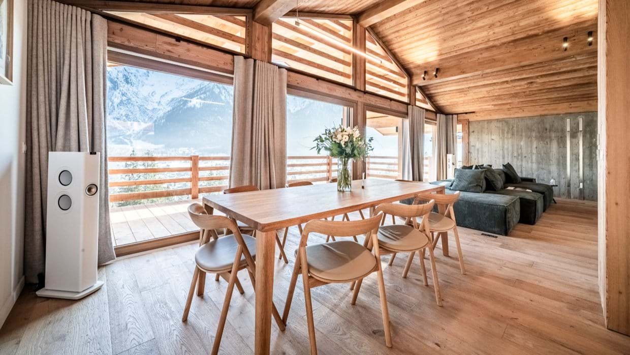Luxury-Ski-Chalet-Chamonix-Chalet-Foxden-Oxford-Ski-Dining3.jpg