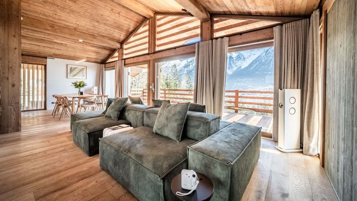 Luxury-Ski-Chalet-Chamonix-Chalet-Foxden-Oxford-Ski-Lounge3.jpg