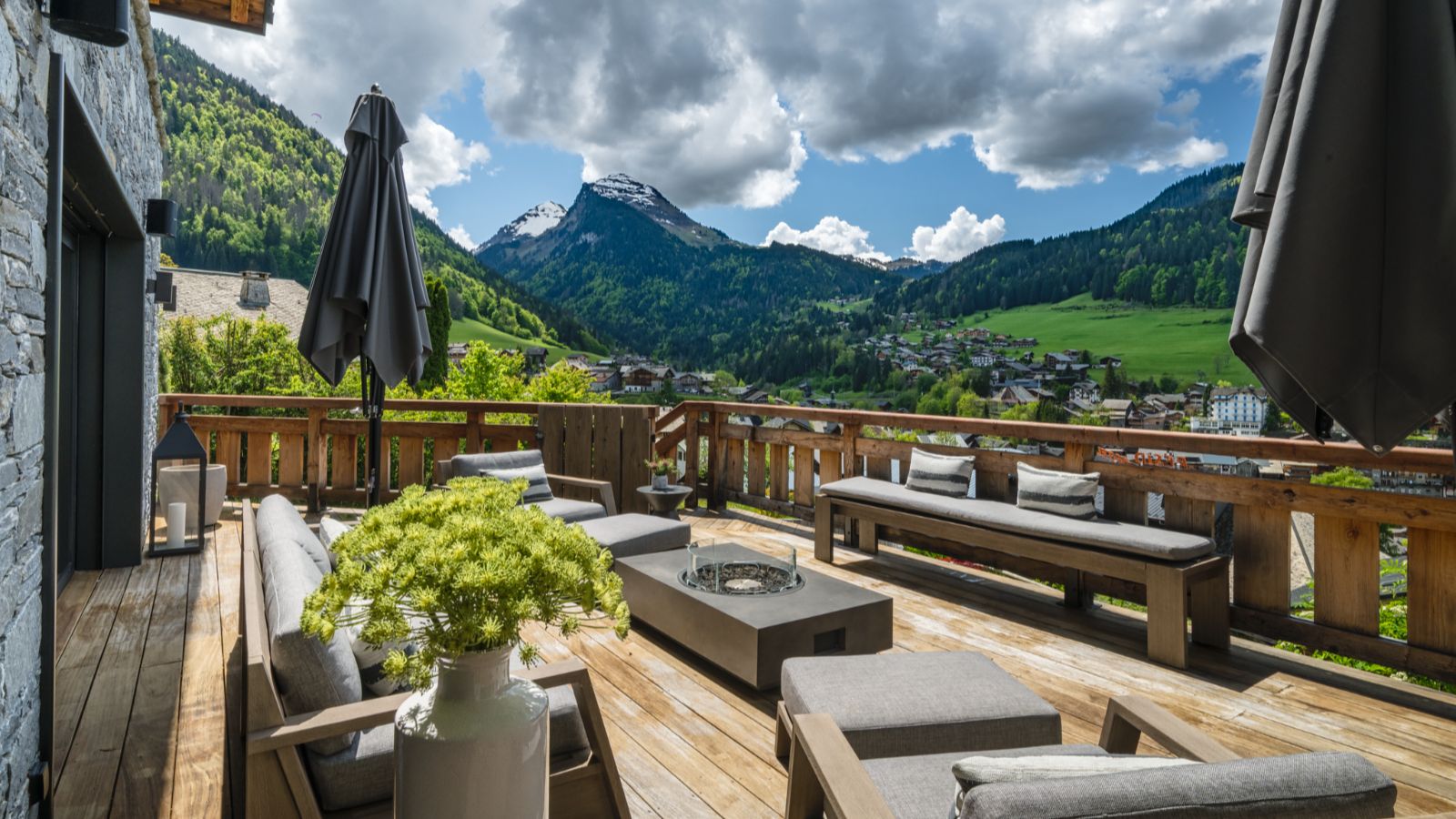 Luxury-Ski-Chalet-Morzine-Chalet-Ecliptique-Oxford-Ski-Terrace.jpg