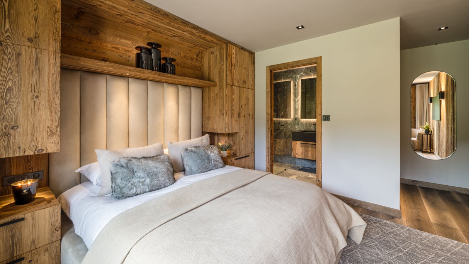 Luxury-Ski-Chalet-Morzine-Chalet-Ecliptique-Oxford-Ski-Bedroom (11).jpg