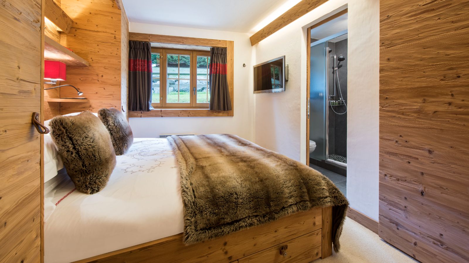 Hickory - Bedroom 2 (2).jpg