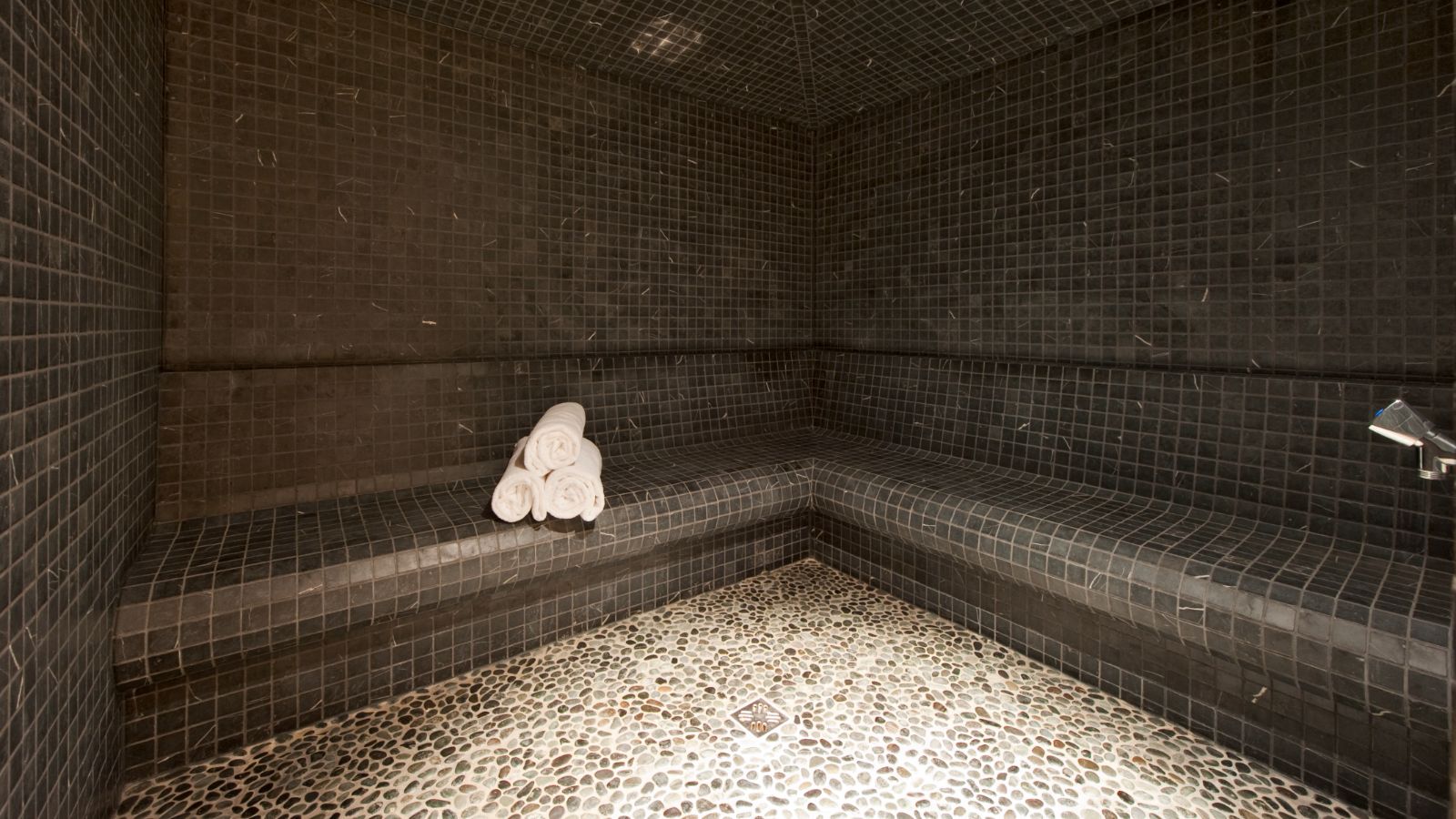 The hammam at Treize Etoiles and Silver.jpg
