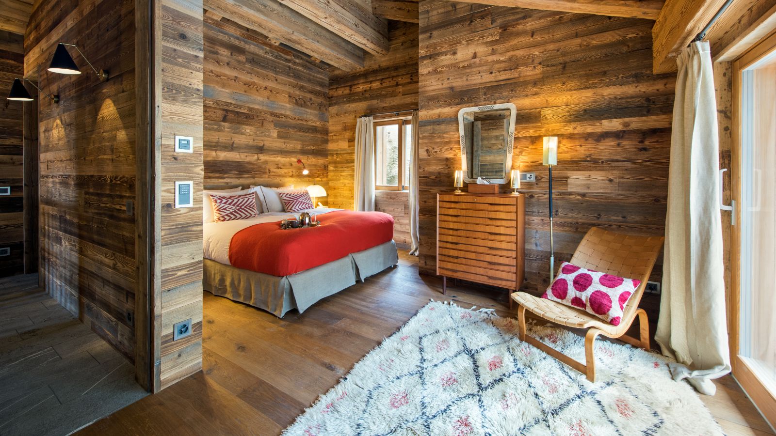 PlaceBlanche2 - Bedroom 1 (1).jpg