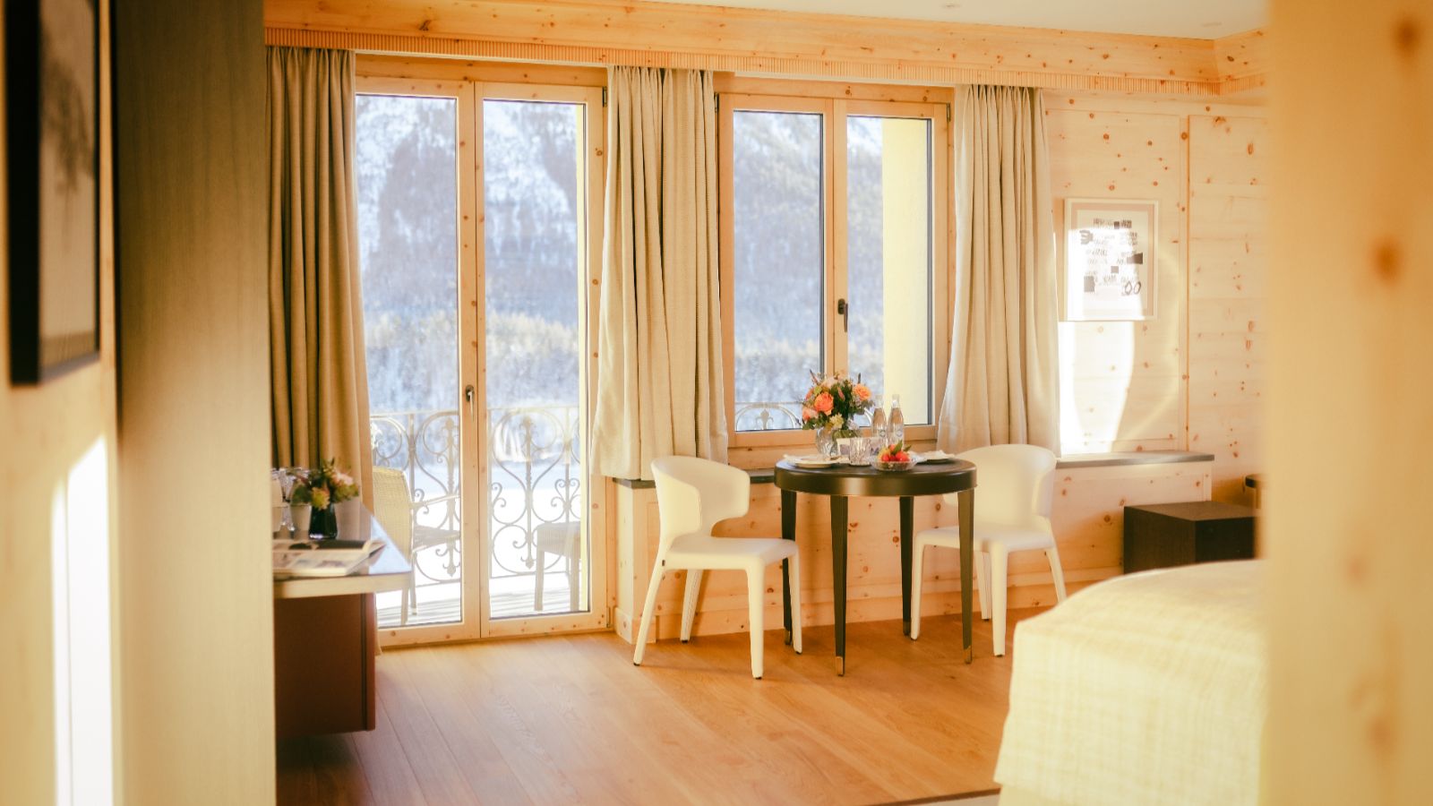 luxury-ski-hotels-st-moritz-kulm-ozford-ski-bedroom (3).jpg