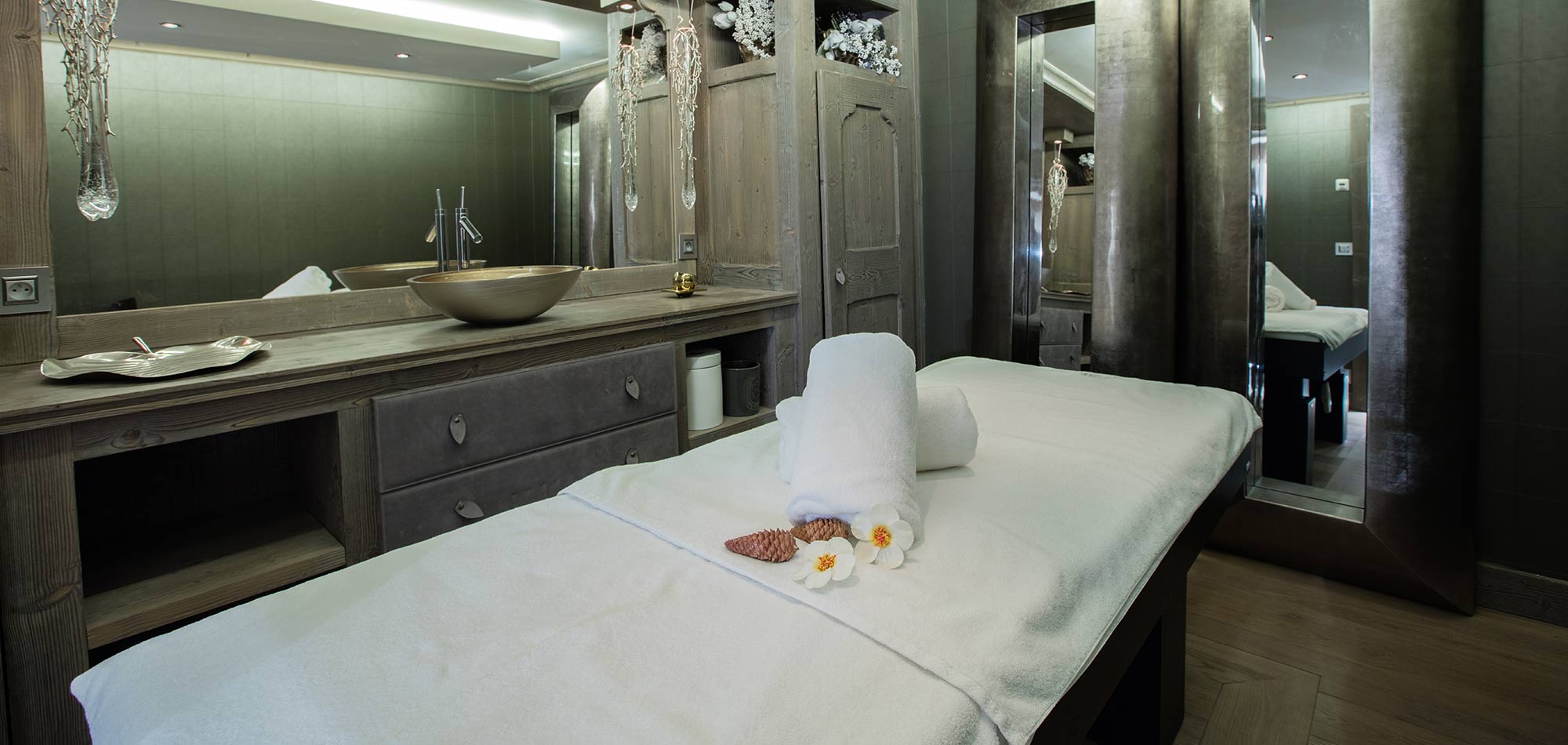 courchevel_chalet_razzie_massage_room.jpg