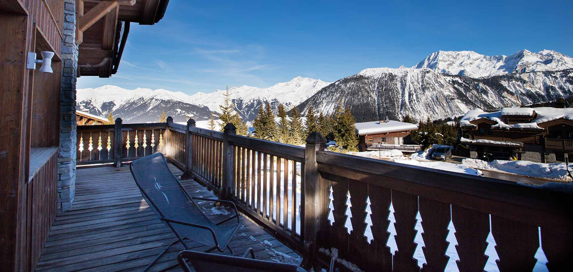 courchevel_chalet_razzie_balcony.jpg