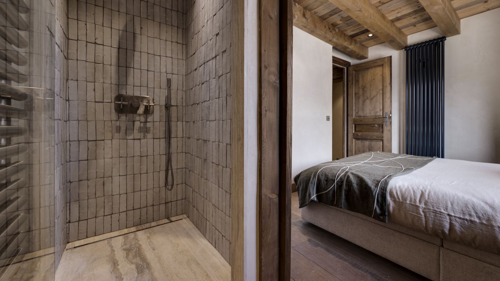 Luxury-Ski-Chalet-Val-D-Isere-Penthouse-Les-Amenomes-Oxford-Ski-Bedroom (12).jpg