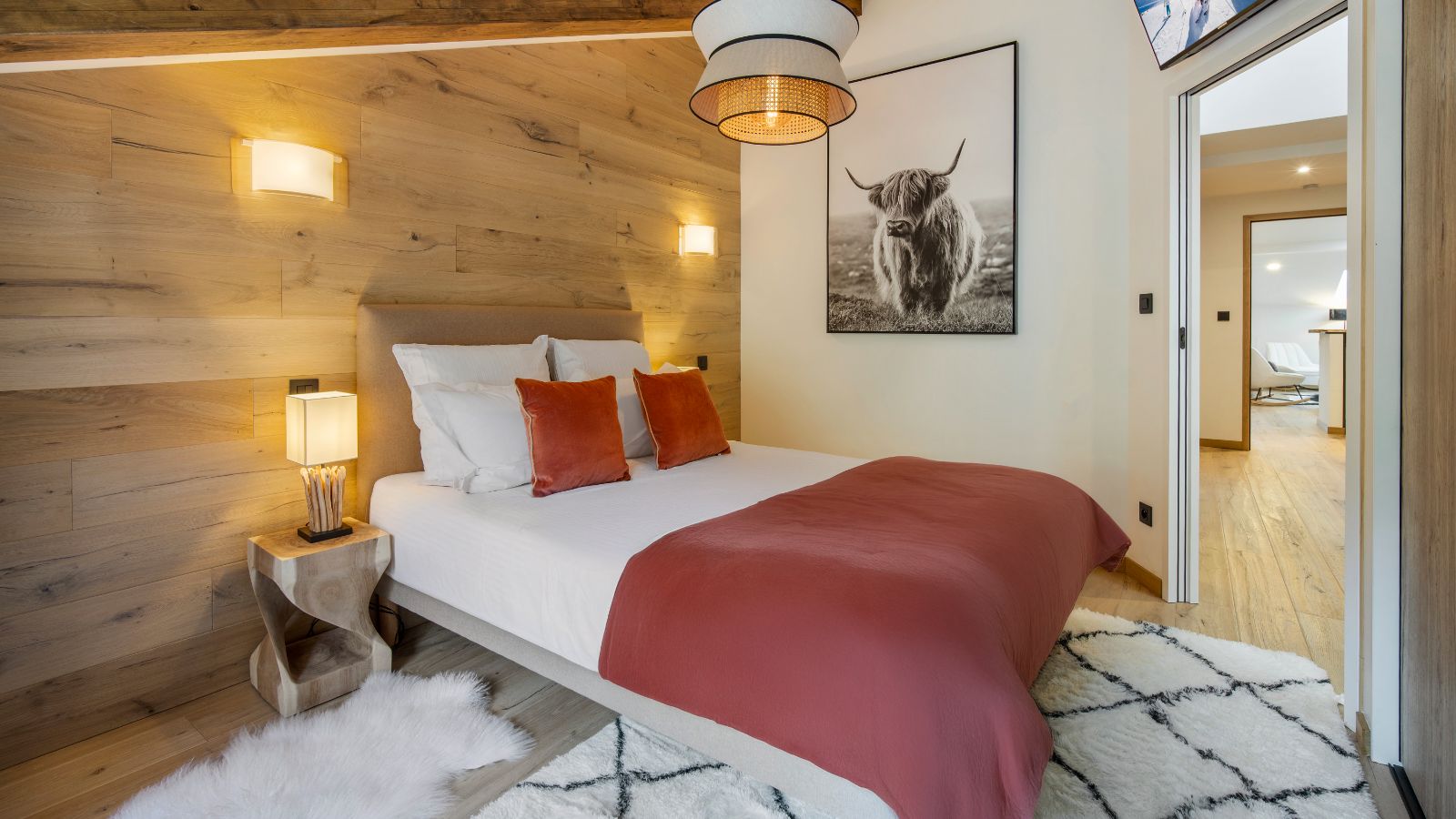 Luxury-Ski-Chalet-Penthouse-Nebula-Courchevel-1650-Oxford-Ski-Bedroom (6).jpg