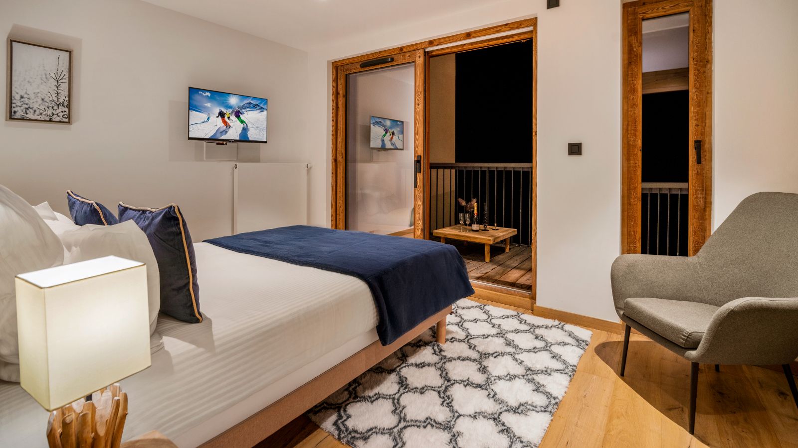 Luxury-Ski-Chalet-Penthouse-Nebula-Courchevel-1650-Oxford-Ski-Bedroom (8).jpg