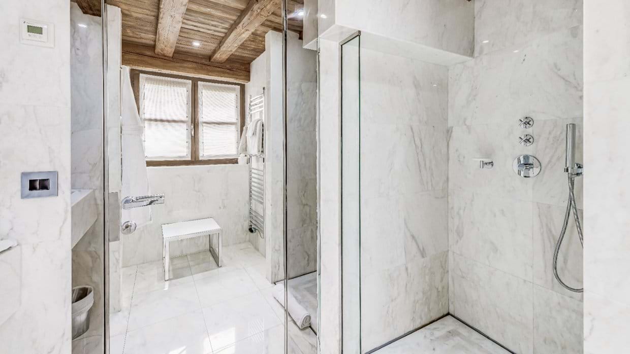 bath2.jpg