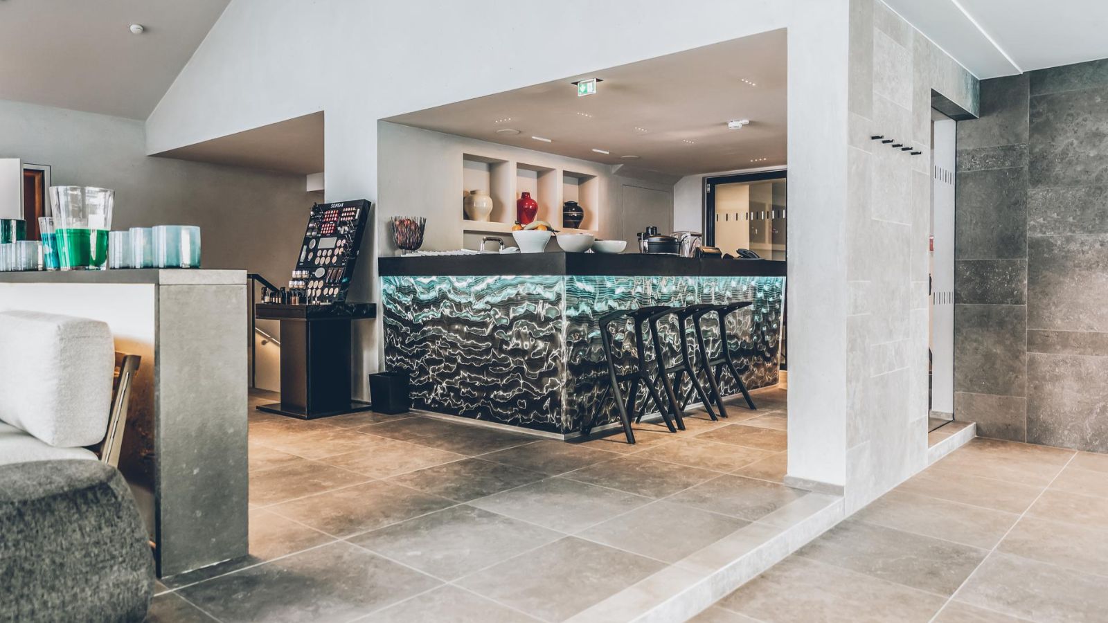 luxury-ski-hotels-ischgl-elizabeth-arthotel-oxford-ski-spa (4).jpg