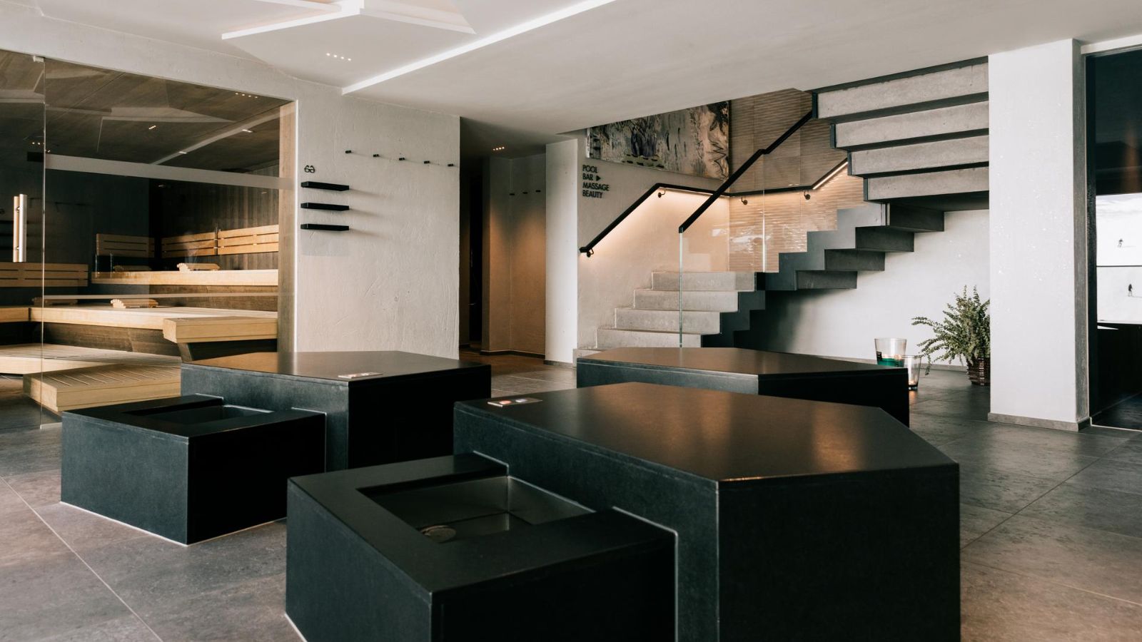 luxury-ski-hotels-ischgl-elizabeth-arthotel-oxford-ski-spa (5).jpg