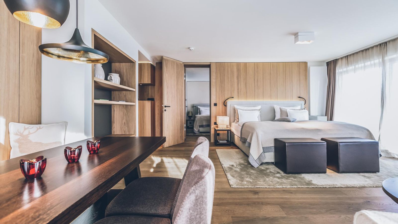 luxury-ski-hotels-ischgl-elizabeth-arthotel-oxford-ski-rooms-suites (2).jpg