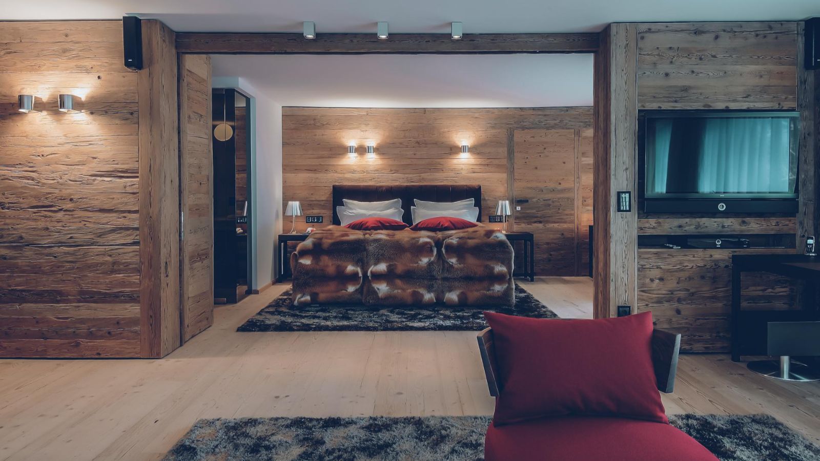 luxury-ski-hotels-ischgl-elizabeth-arthotel-oxford-ski-rooms-suites (4).jpg