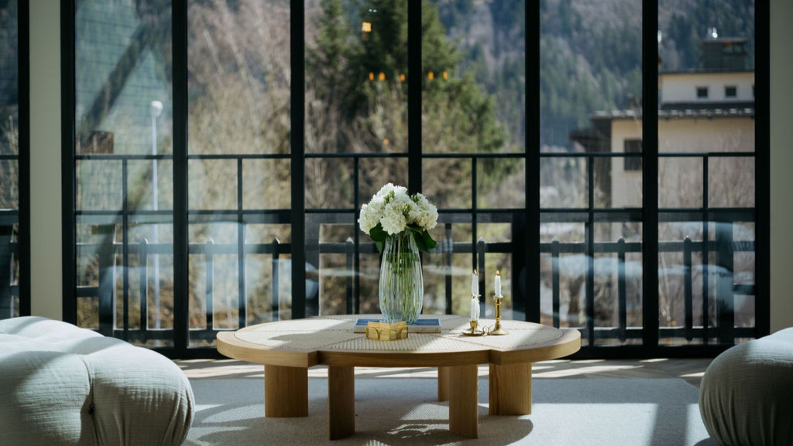 Luxury-Ski-Chalet-Chamonix-Villa-Butterfly-Oxford-Ski-Lounge.jpg (1)