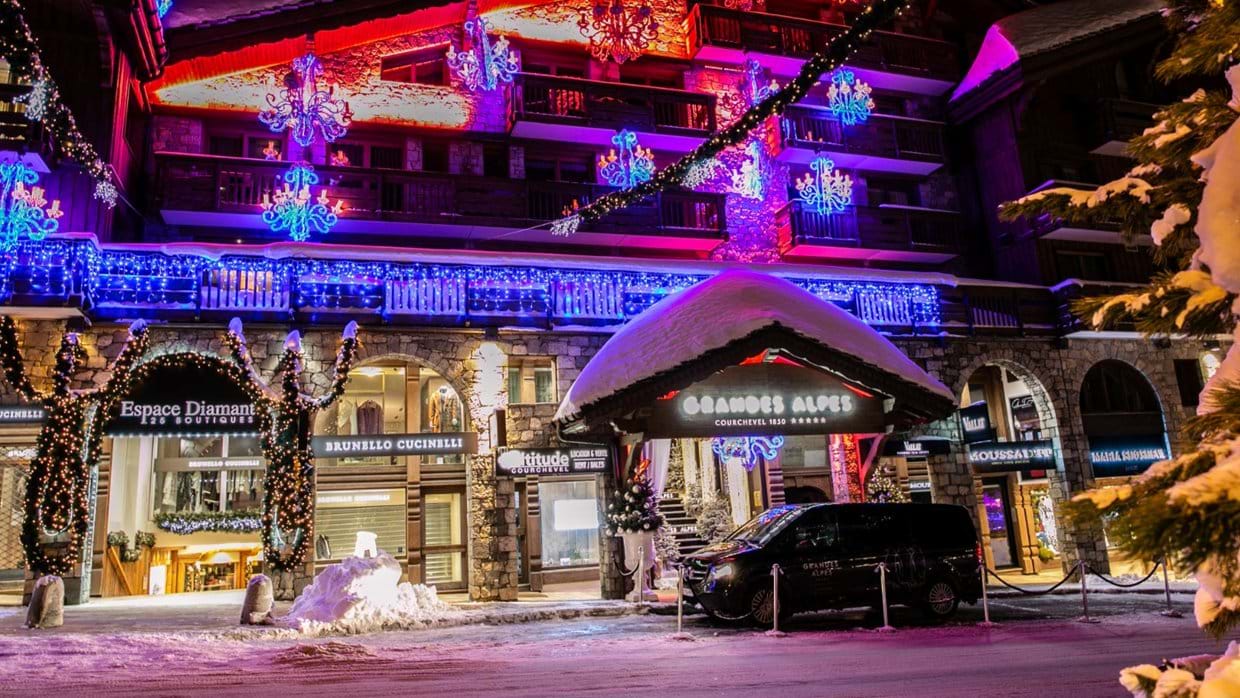 luxury-ski-hotels-courchevel-1850-grandes-alpes-oxford-ski-exterior-night.jpg