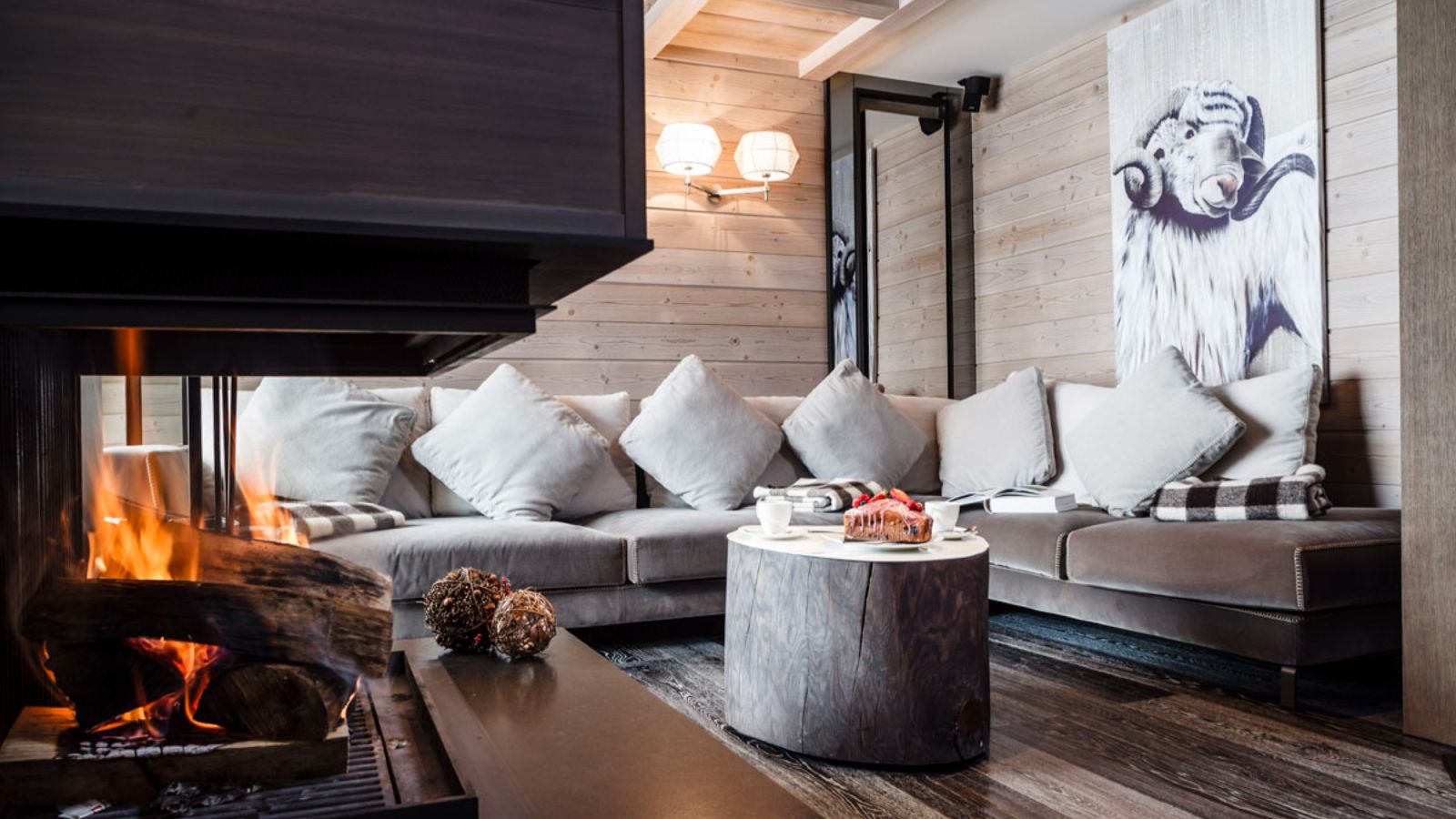 luxury-ski-hotels-courchevel-1850-grandes-alpes-oxford-ski-topaz (2).jpg