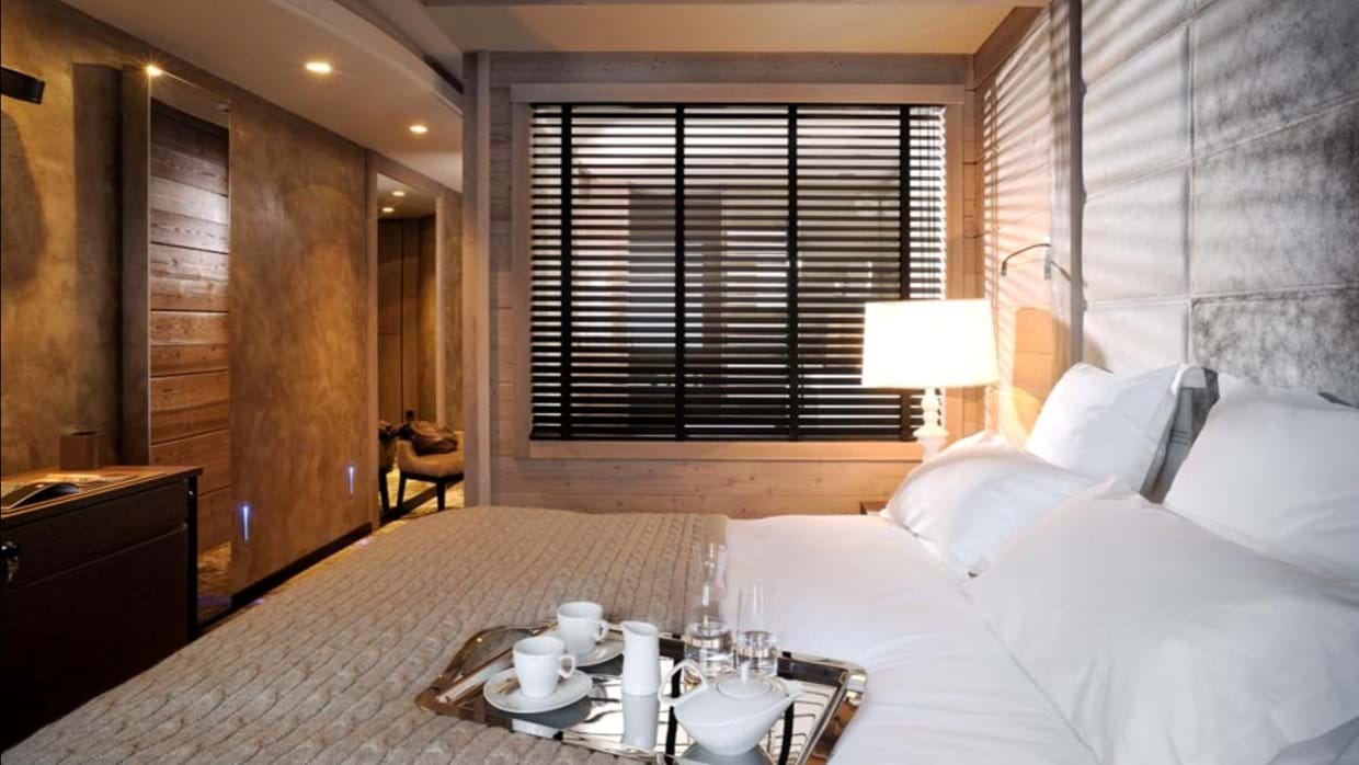 luxury-ski-hotels-courchevel-1850-grandes-alpes-oxford-ski-topaz (3).jpg