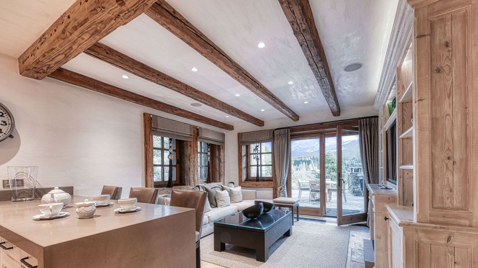 luxury-ski-chalets-aspen-megeve-oxford-ski-snug.jpg