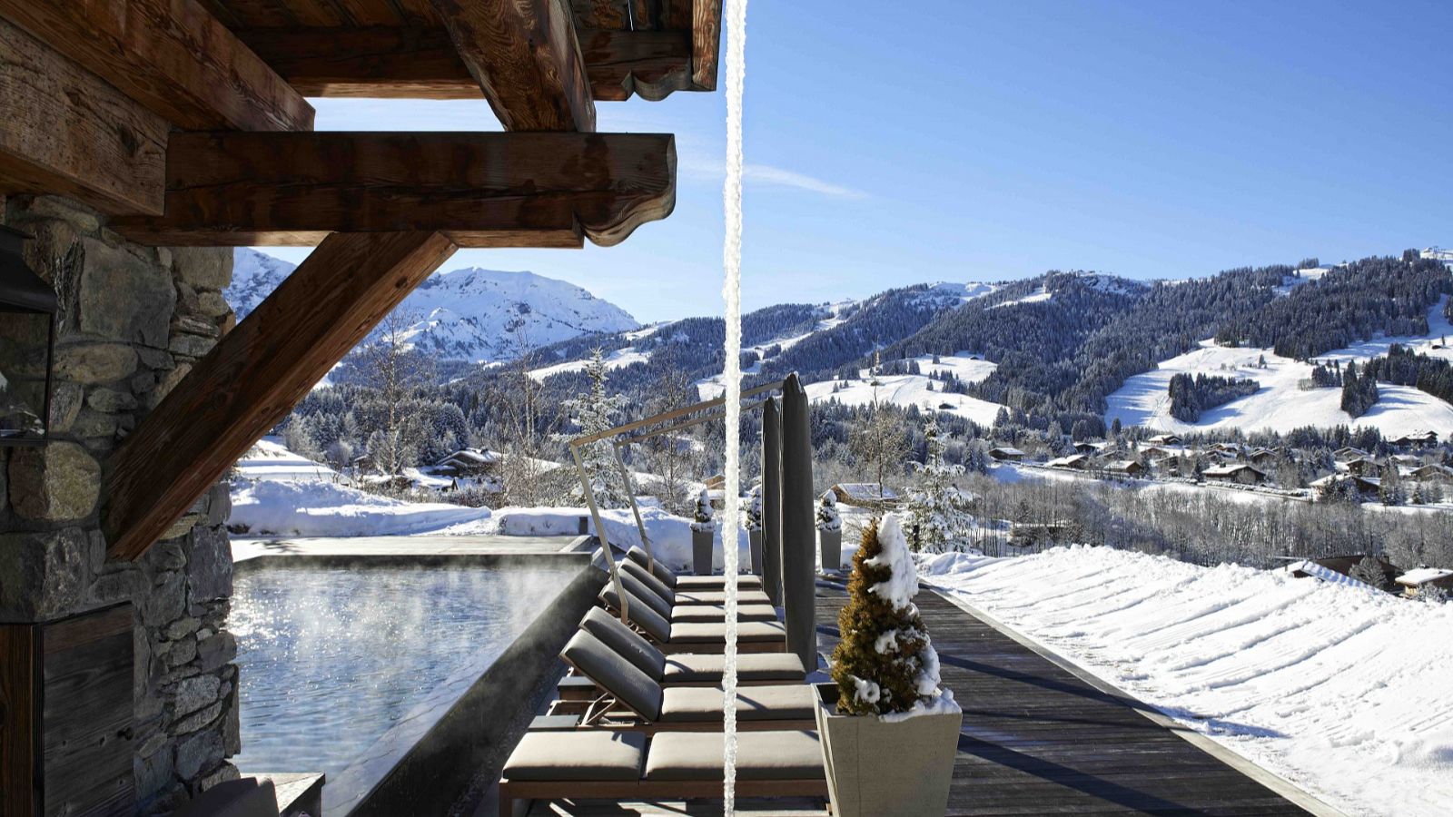 luxury-ski-chalets-aspen-megeve-oxford-ski-external-winter (3).jpg