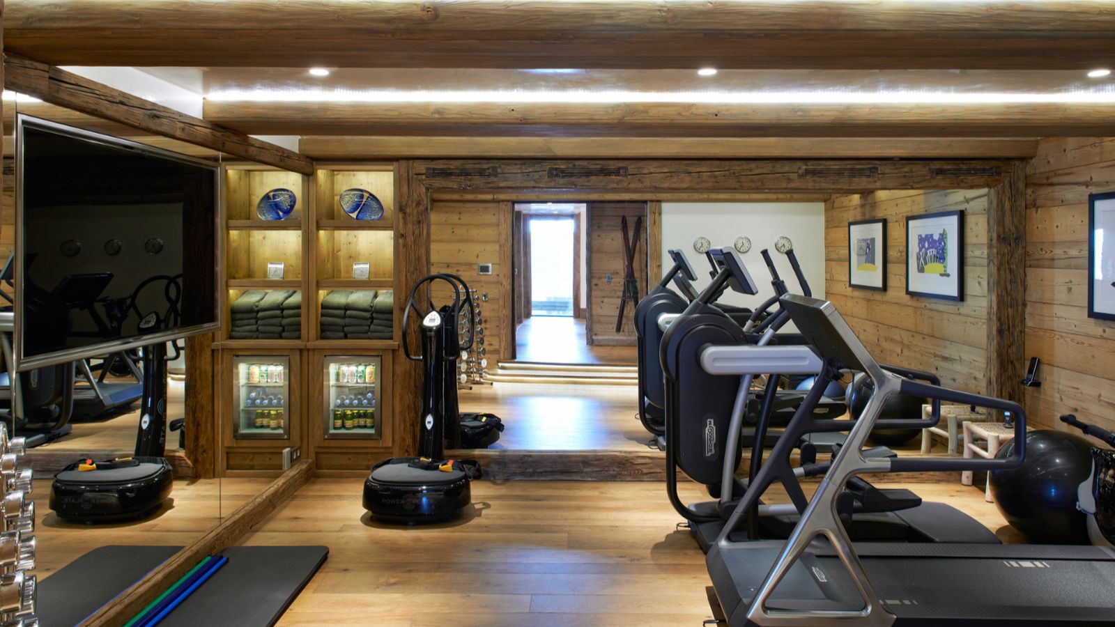 luxury-ski-chalets-aspen-megeve-oxford-ski (25).jpg