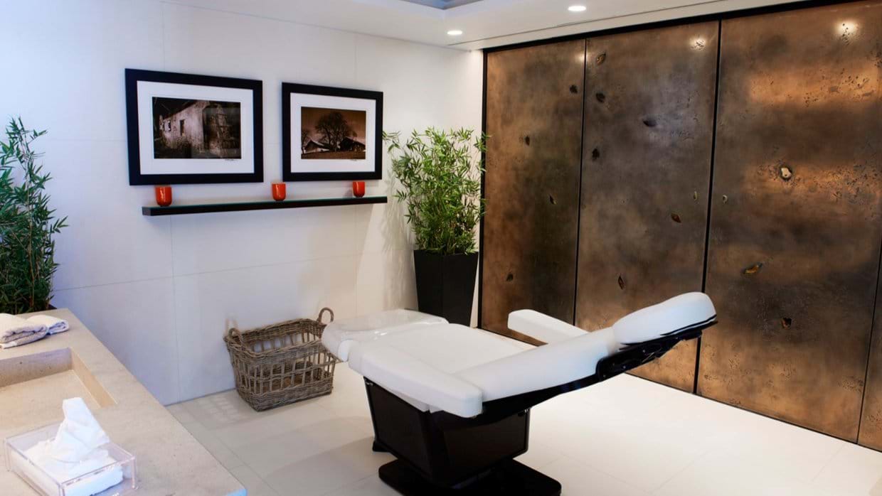 luxury-ski-chalets-aspen-megeve-oxford-ski-spa (1).jpg