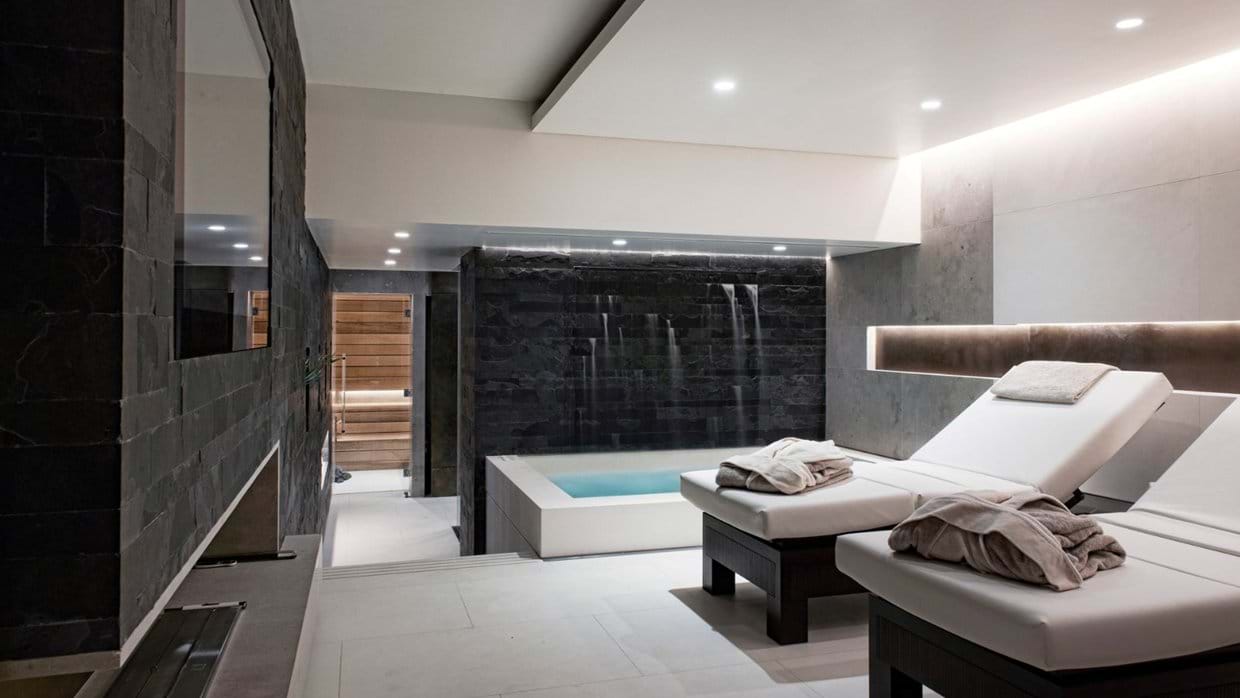 luxury-ski-chalets-aspen-megeve-oxford-ski-spa (2).jpg