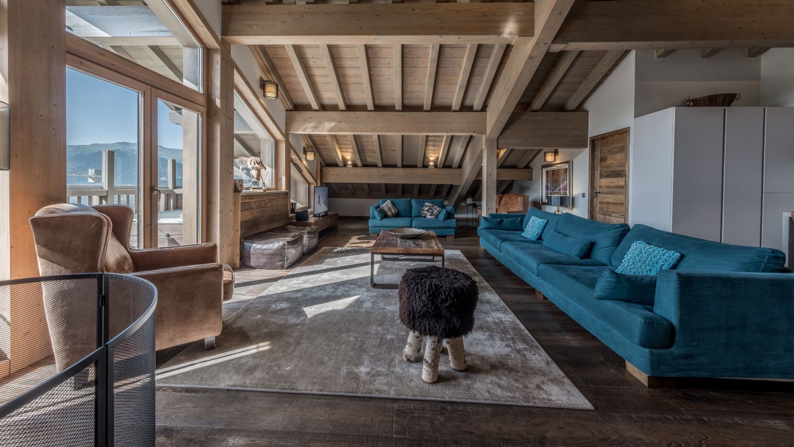 Luxury-Ski-Chalet-Courchevel-1650-Keystone-Penthouse-Oxford-Ski-Lounge3.jpg