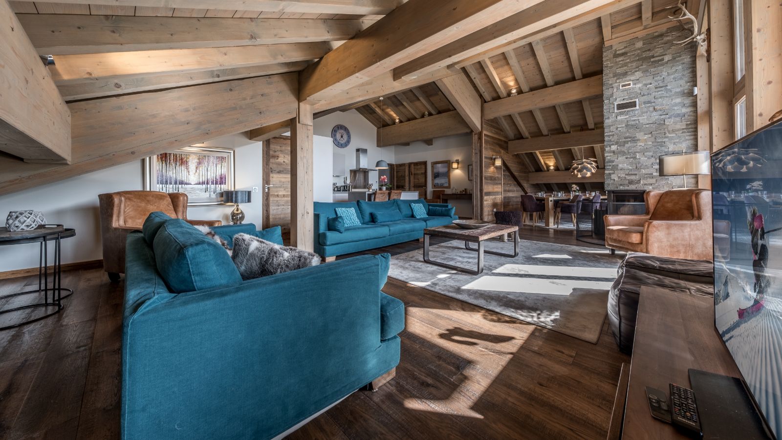 Luxury-Ski-Chalet-Courchevel-1650-Keystone-Penthouse-Oxford-Ski-Lounge4.jpg